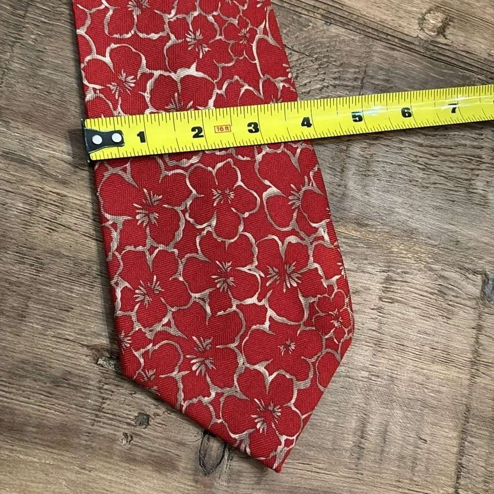 Tommy Bahama Floral Tie. Tropical | 100% Silk | Men’s 58”L | EUC | Hibiscus